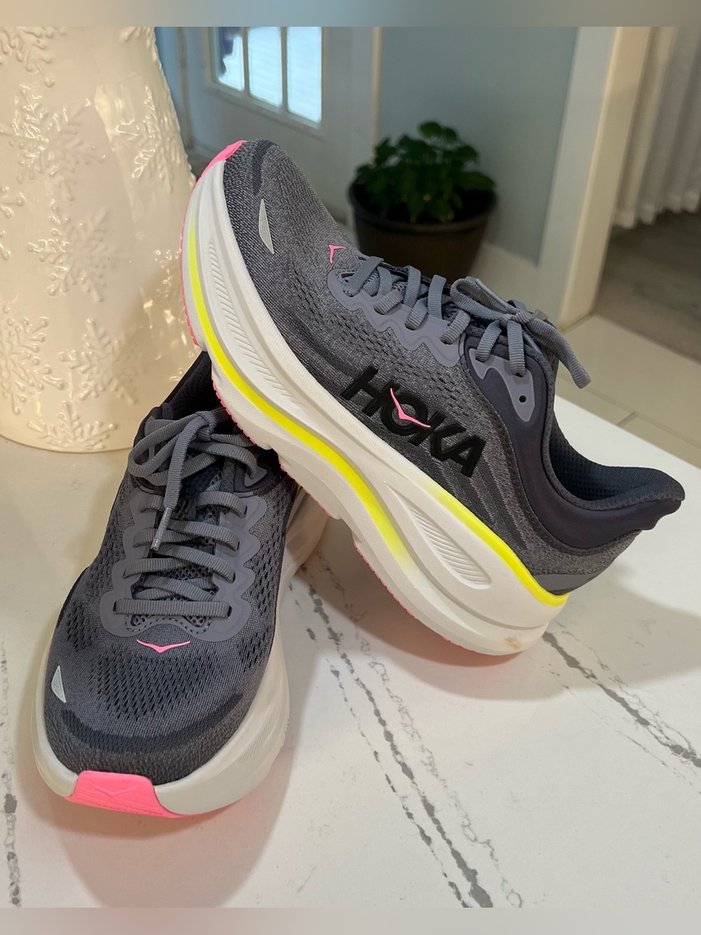 HOKA Bondi 9 Women’s Size 8B Charcoal Grey Running Shoes